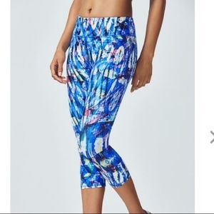 Fabletics salar printed capri legging | sz small